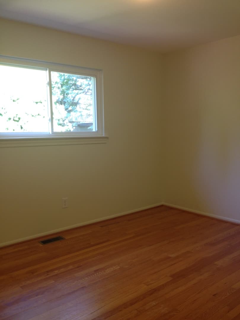 LIVONIA House: 35936 JOY RD