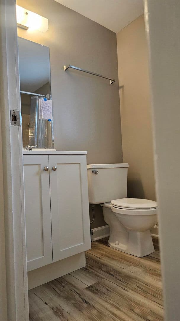 CANTON Apartment: 2050 N. SHELDON