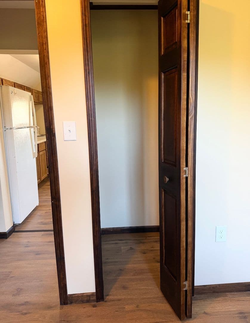 STOCKBRIDGE House: 146 S CLINTON ST.