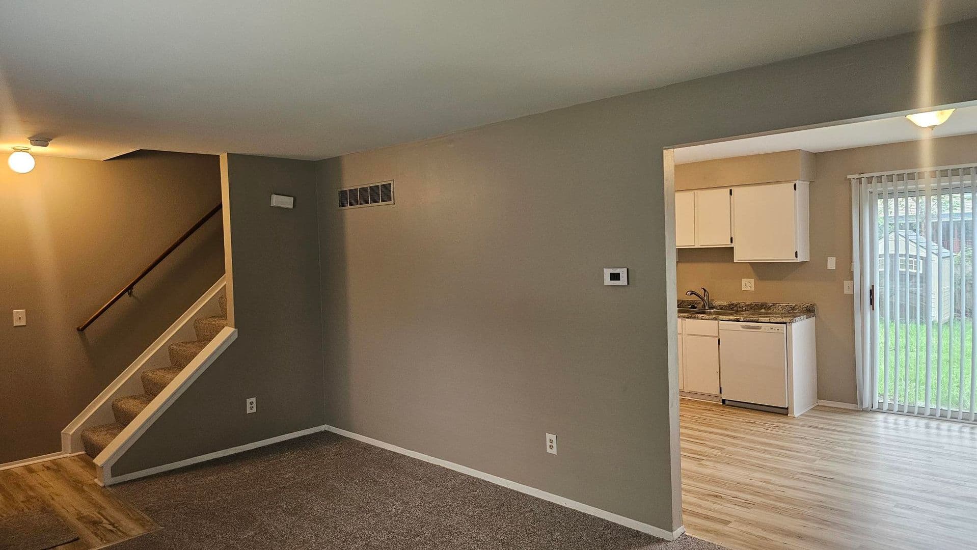 CANTON Apartment: 2050 N. SHELDON
