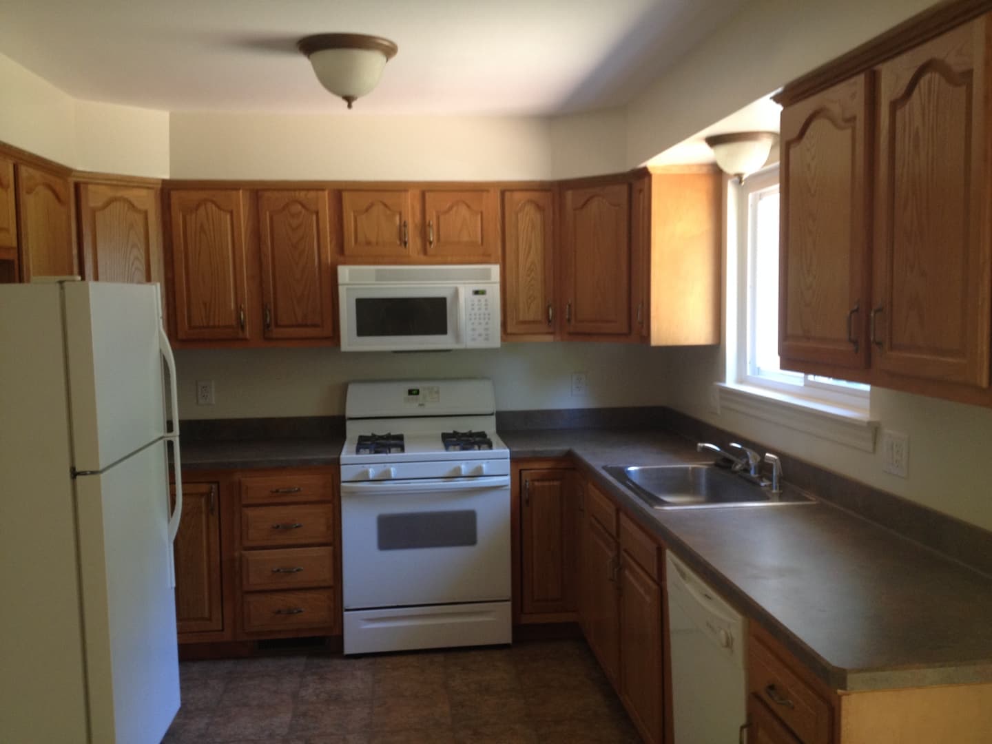 LIVONIA House: 35936 JOY RD