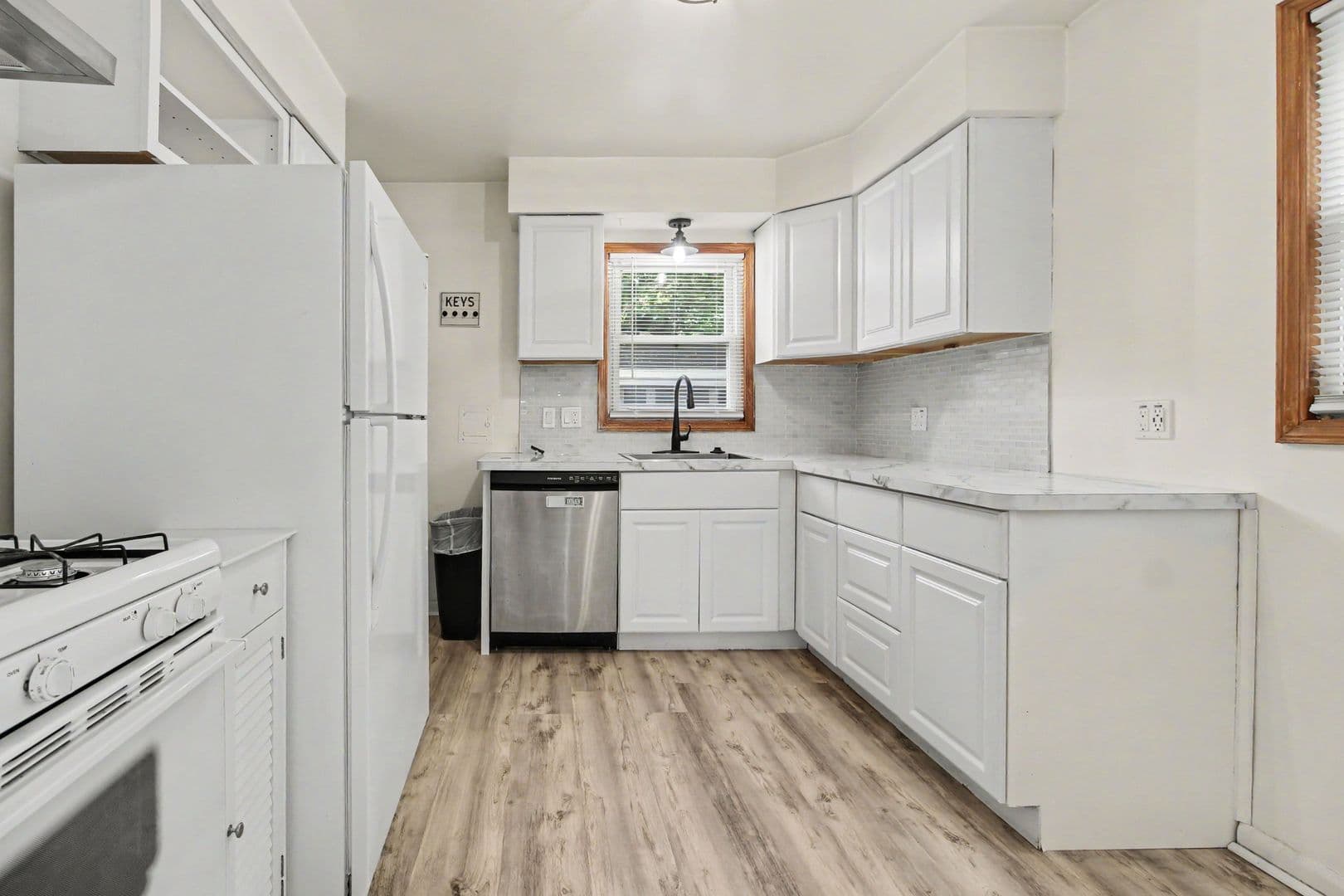 LIVONIA House: 29138 HATHAWAY ST.