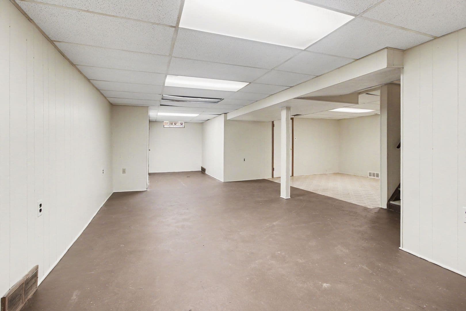 LIVONIA House: 29138 HATHAWAY ST.