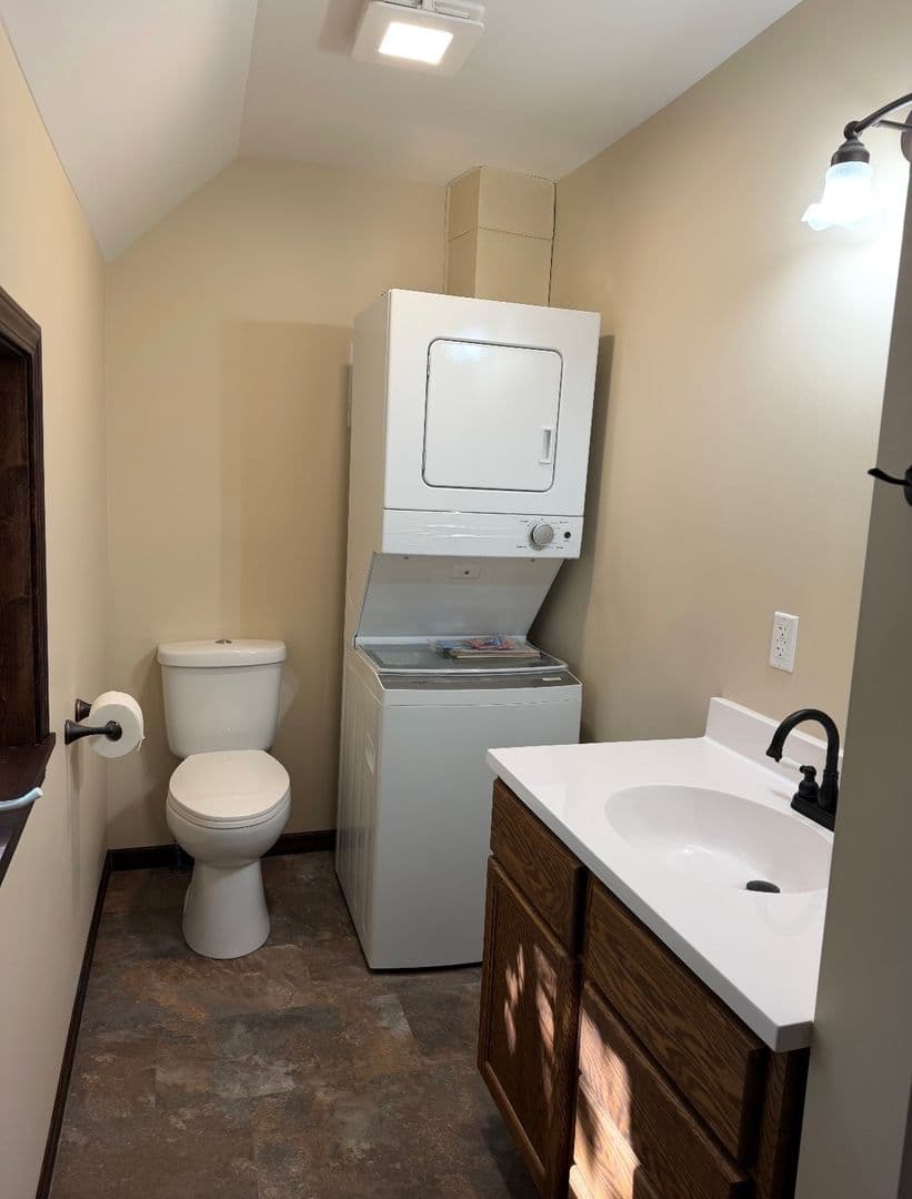 STOCKBRIDGE House: 146 S CLINTON ST.