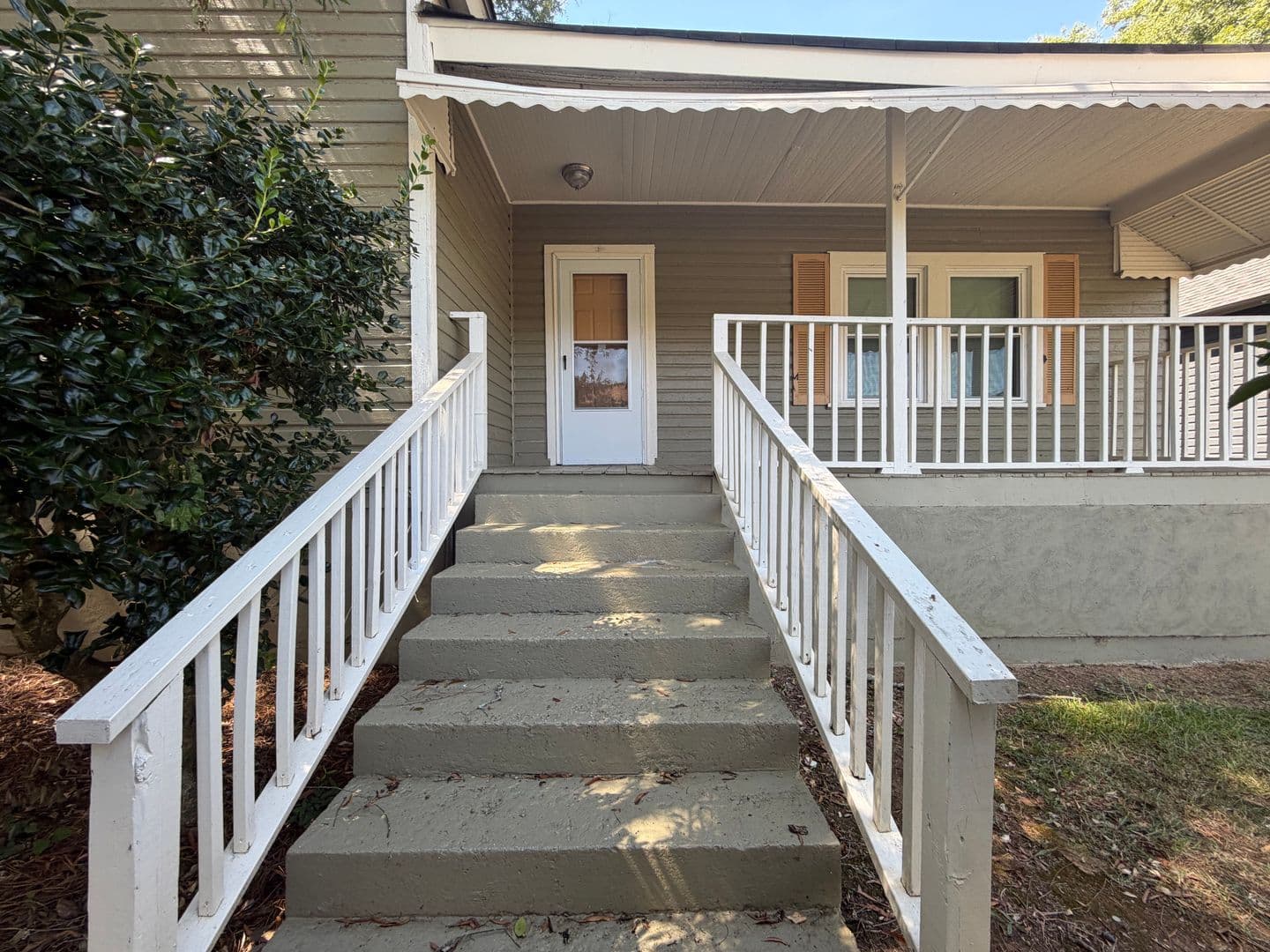 Rome House: 9 N McLin St SW