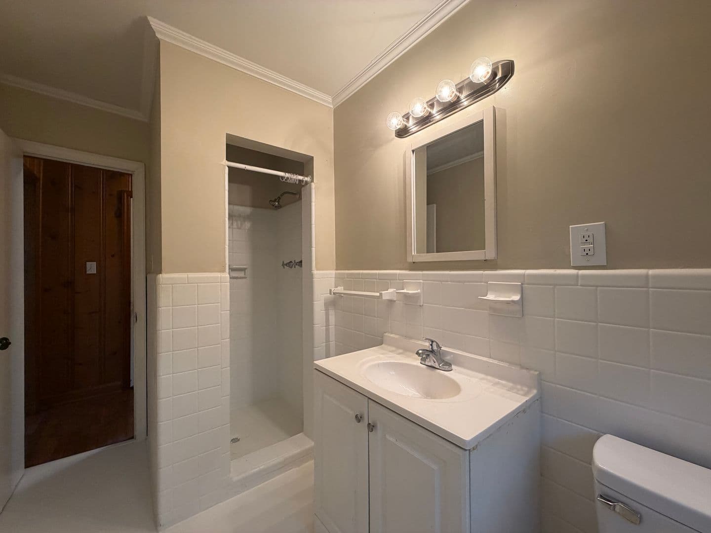 Rome House: 1 Northwood Drive Rome