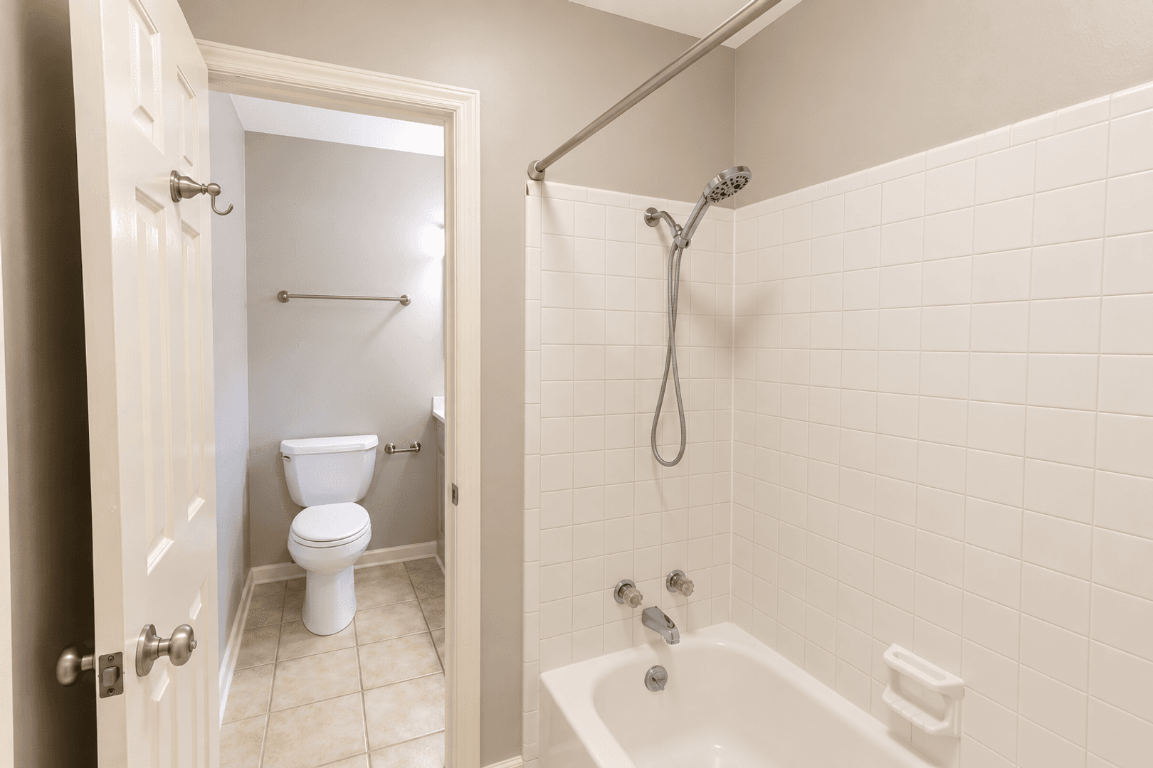Rome Apartment: 311 E 2nd Ave