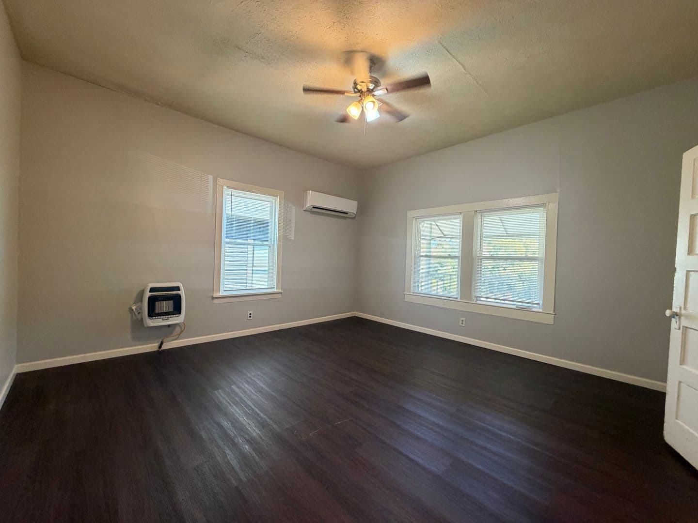 Rome House: 9 N McLin St SW