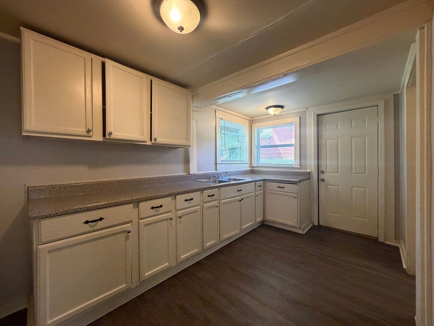 Rome House: 9 N McLin St SW