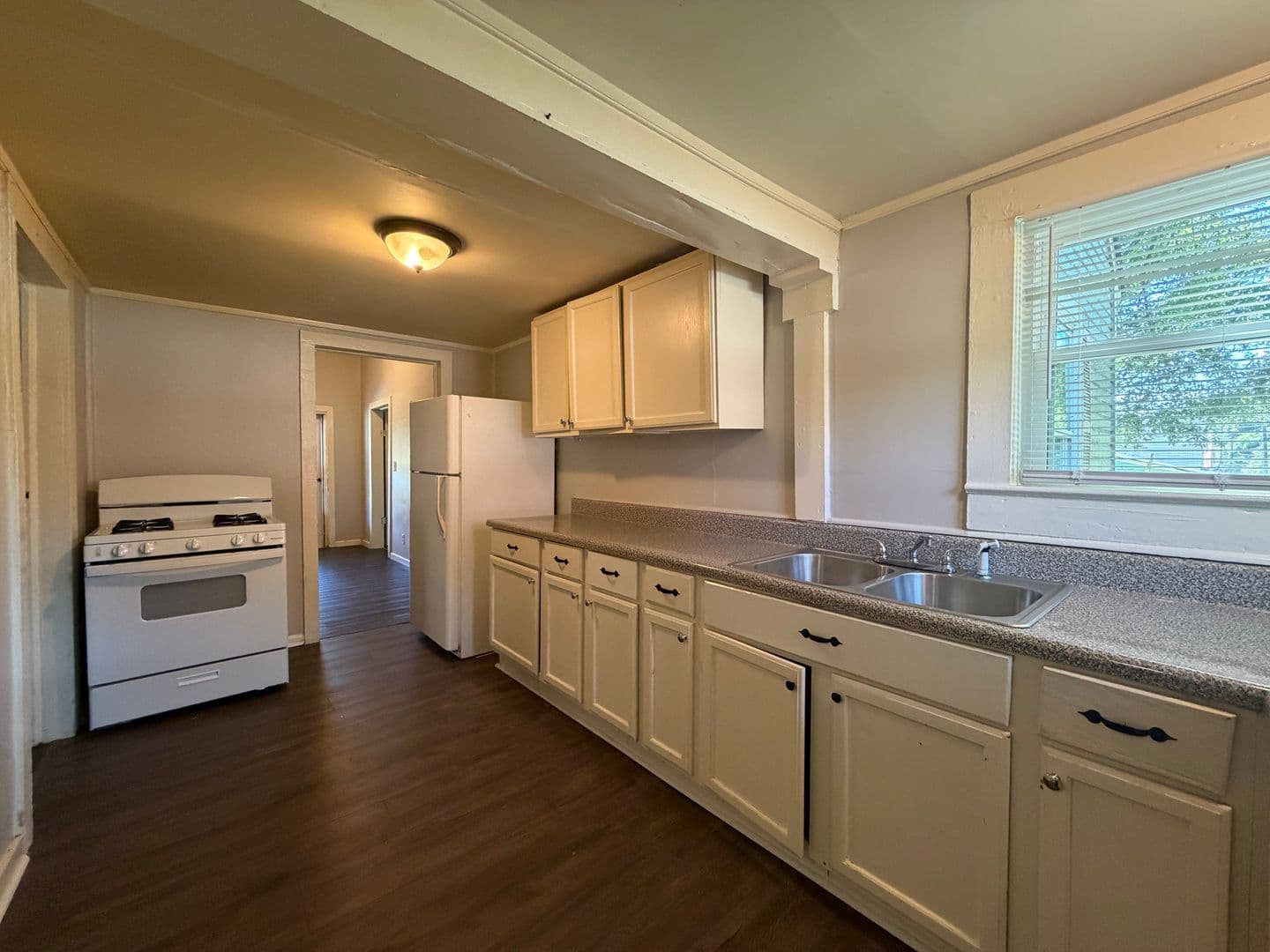 Rome House: 9 N McLin St SW