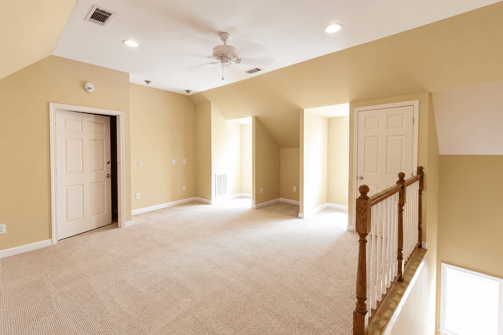 Rome Apartment: 311 E 2nd Ave