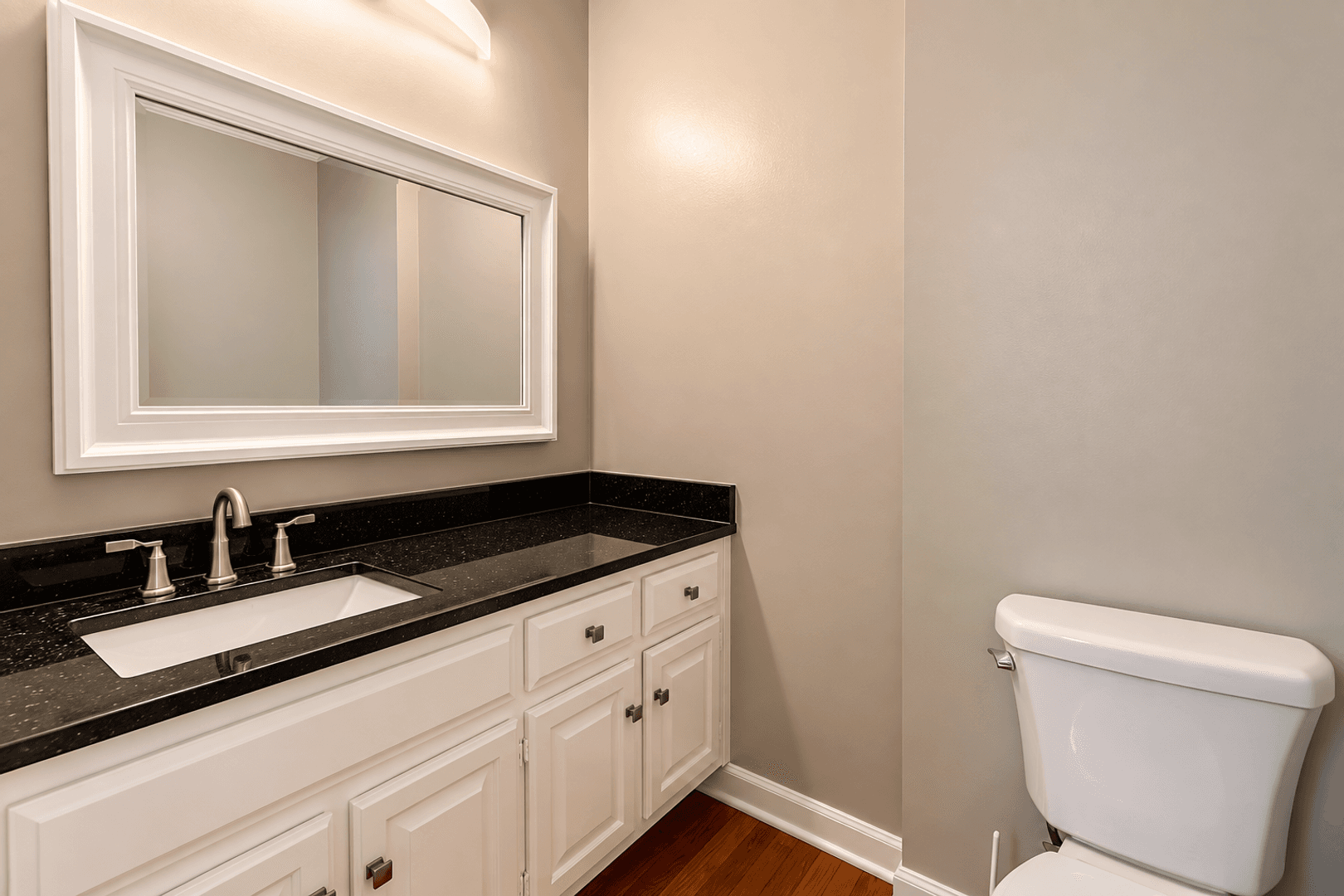 Rome Apartment: 311 E 2nd Ave