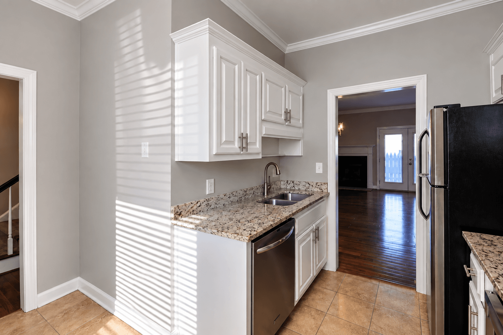 Rome Apartment: 311 E 2nd Ave
