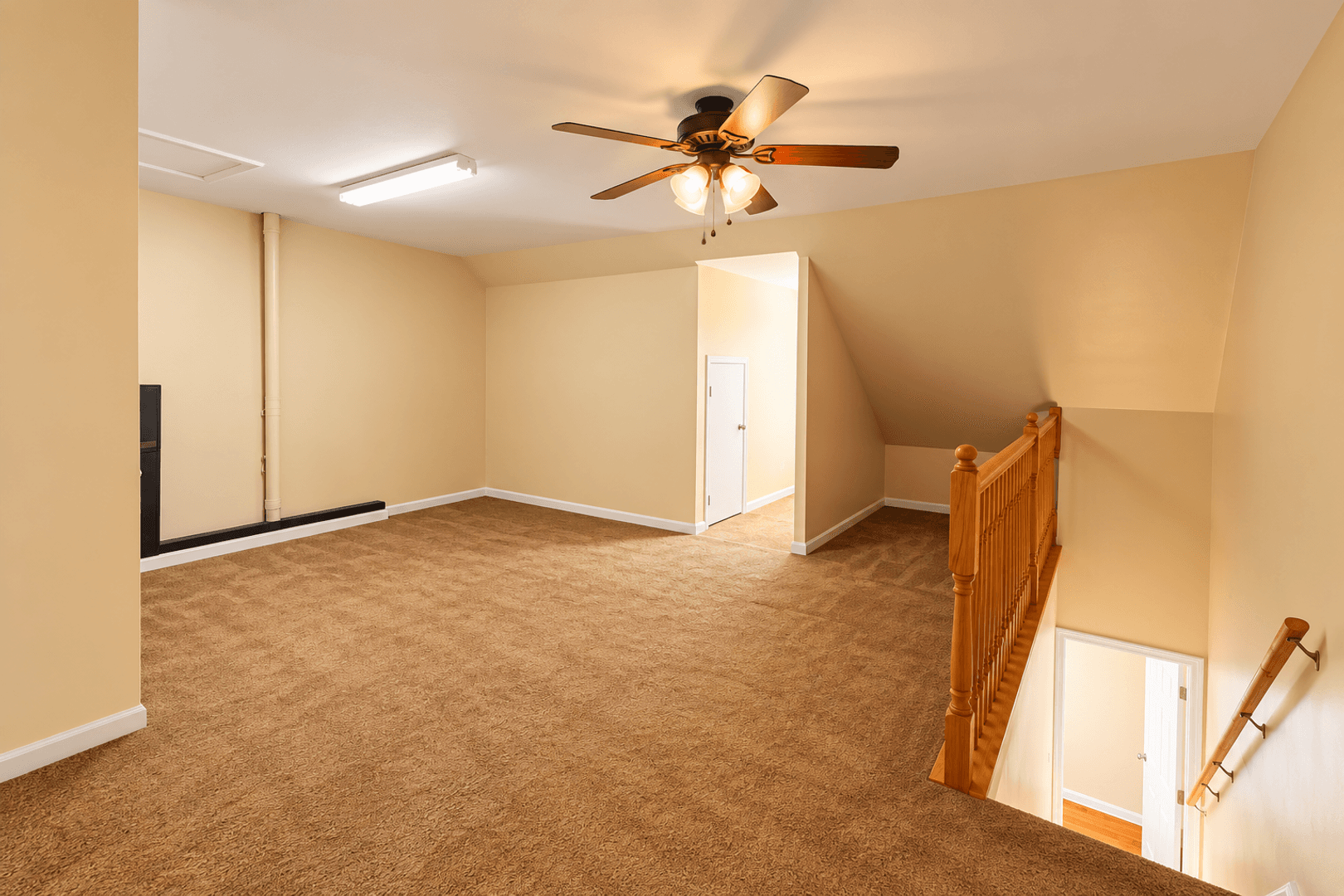 Rome Apartment: 311 E 2nd Ave