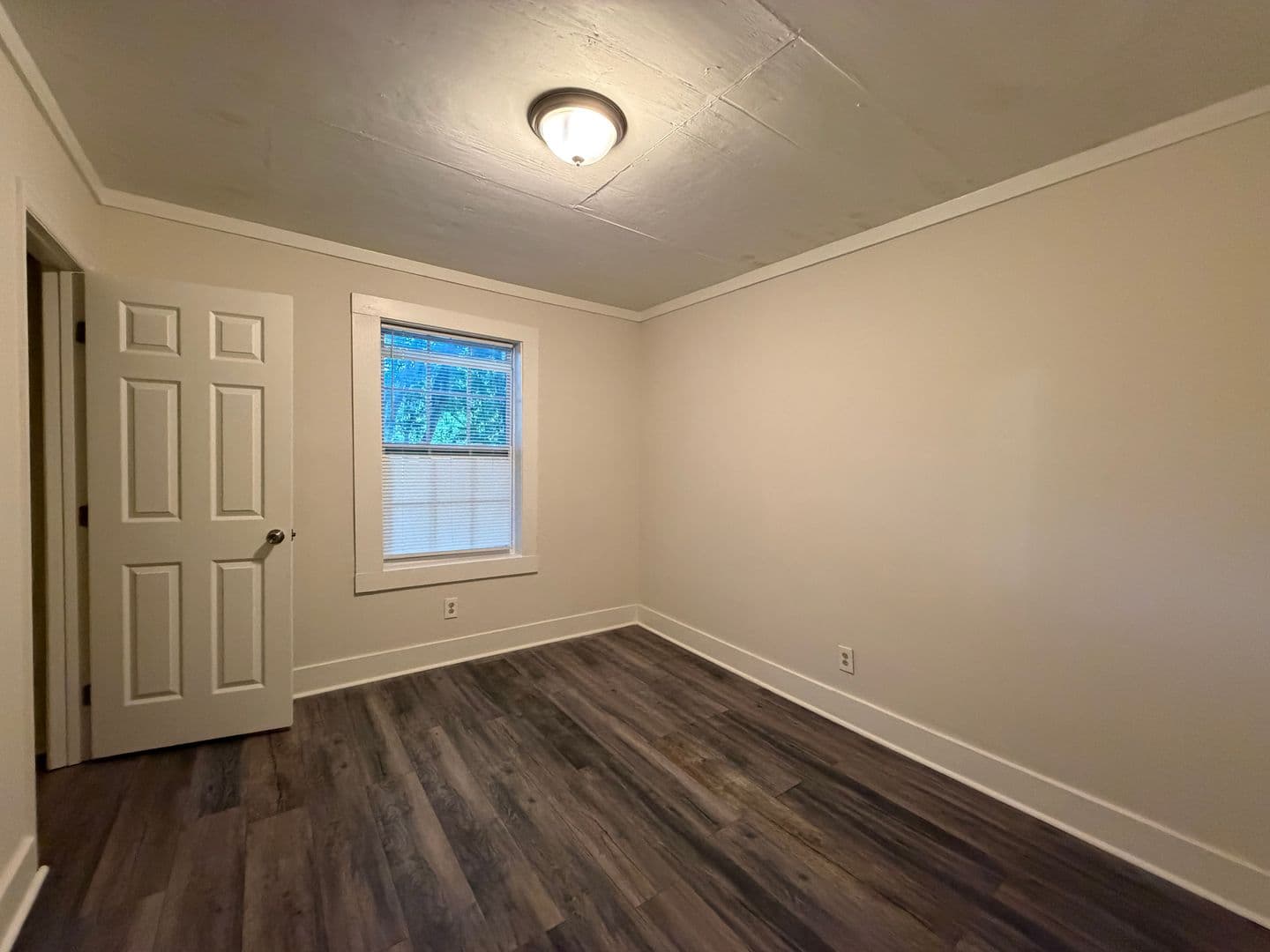 Rome Apartment: 2 N Mclin St.