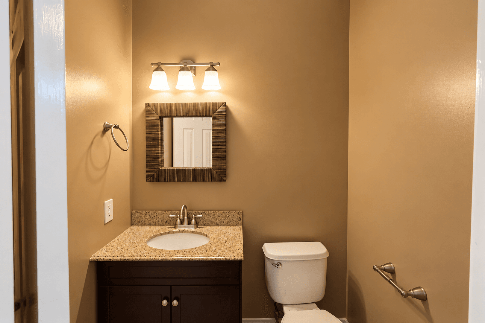 Rome Apartment: 311 E 2nd Ave
