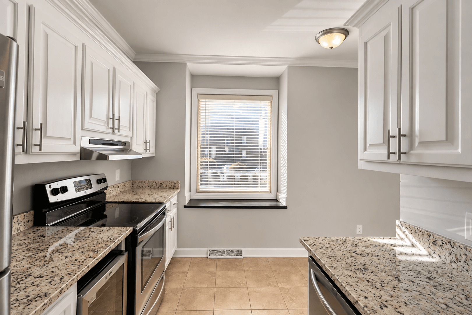 Rome Apartment: 311 E 2nd Ave