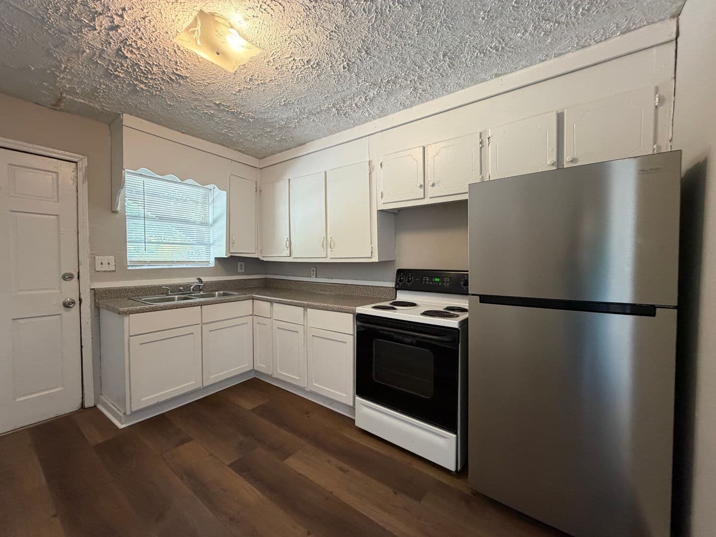 Rockmart Apartment: 117 Pearl St