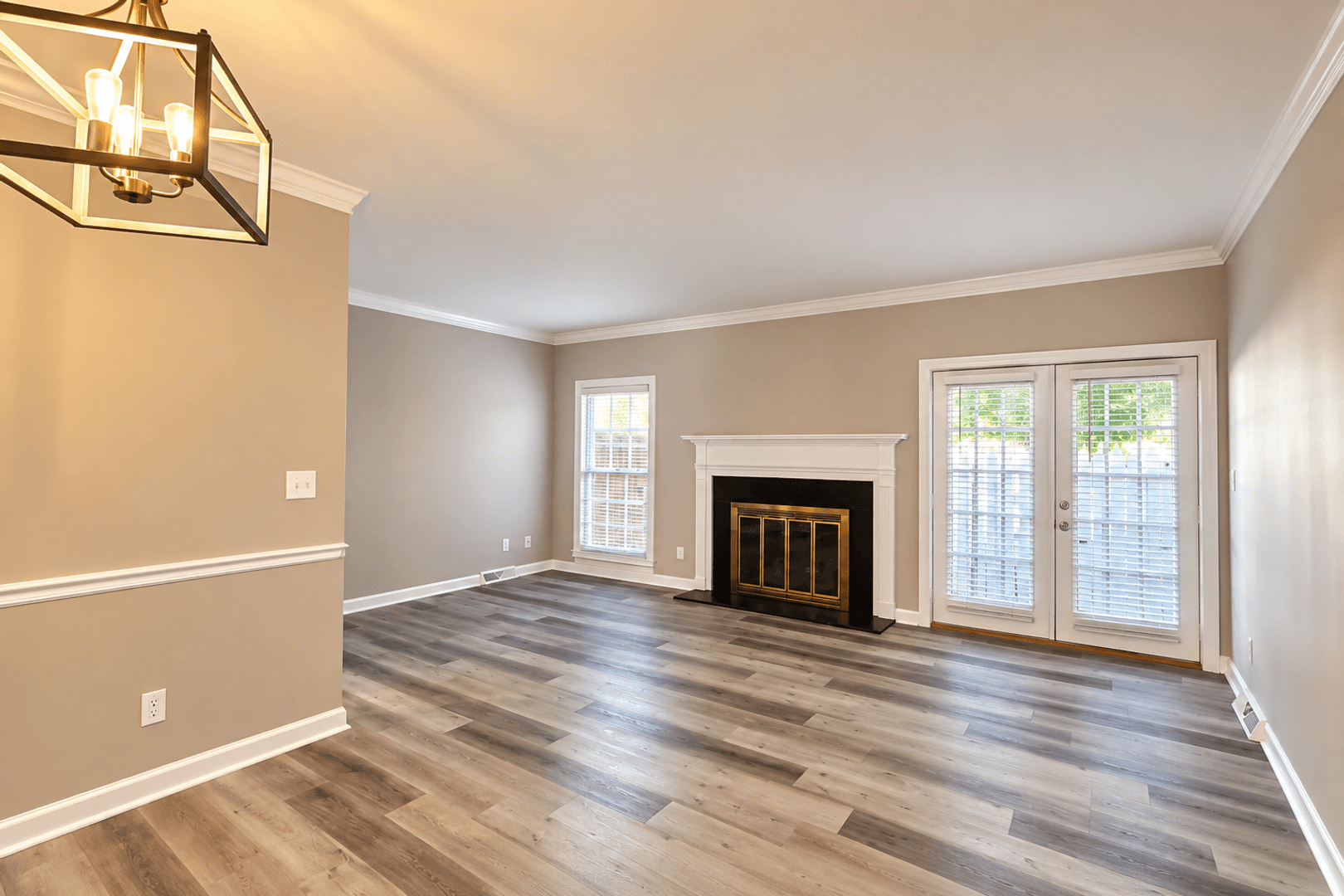 Rome Apartment: 311 E 2nd Ave