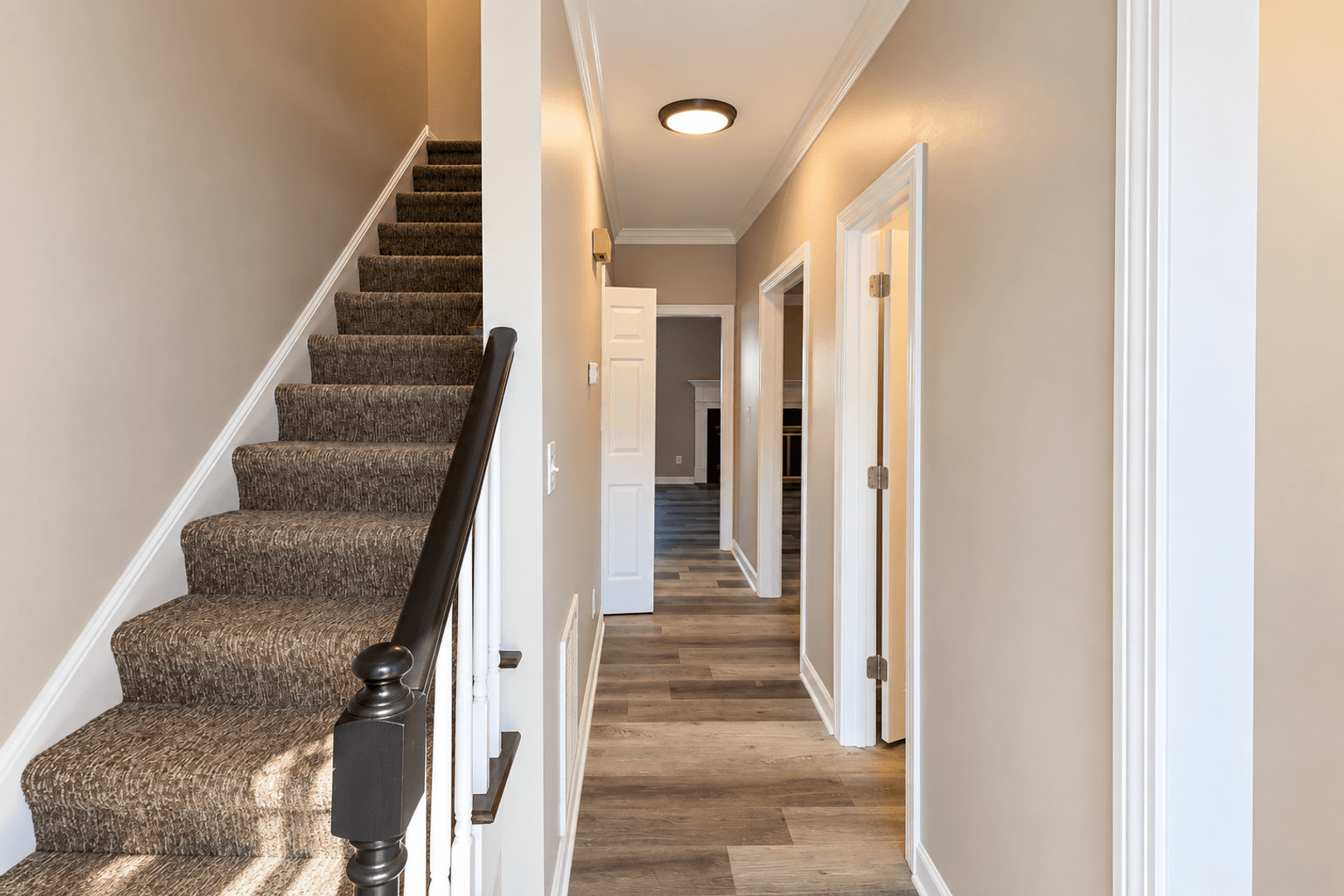 Rome Apartment: 311 E 2nd Ave