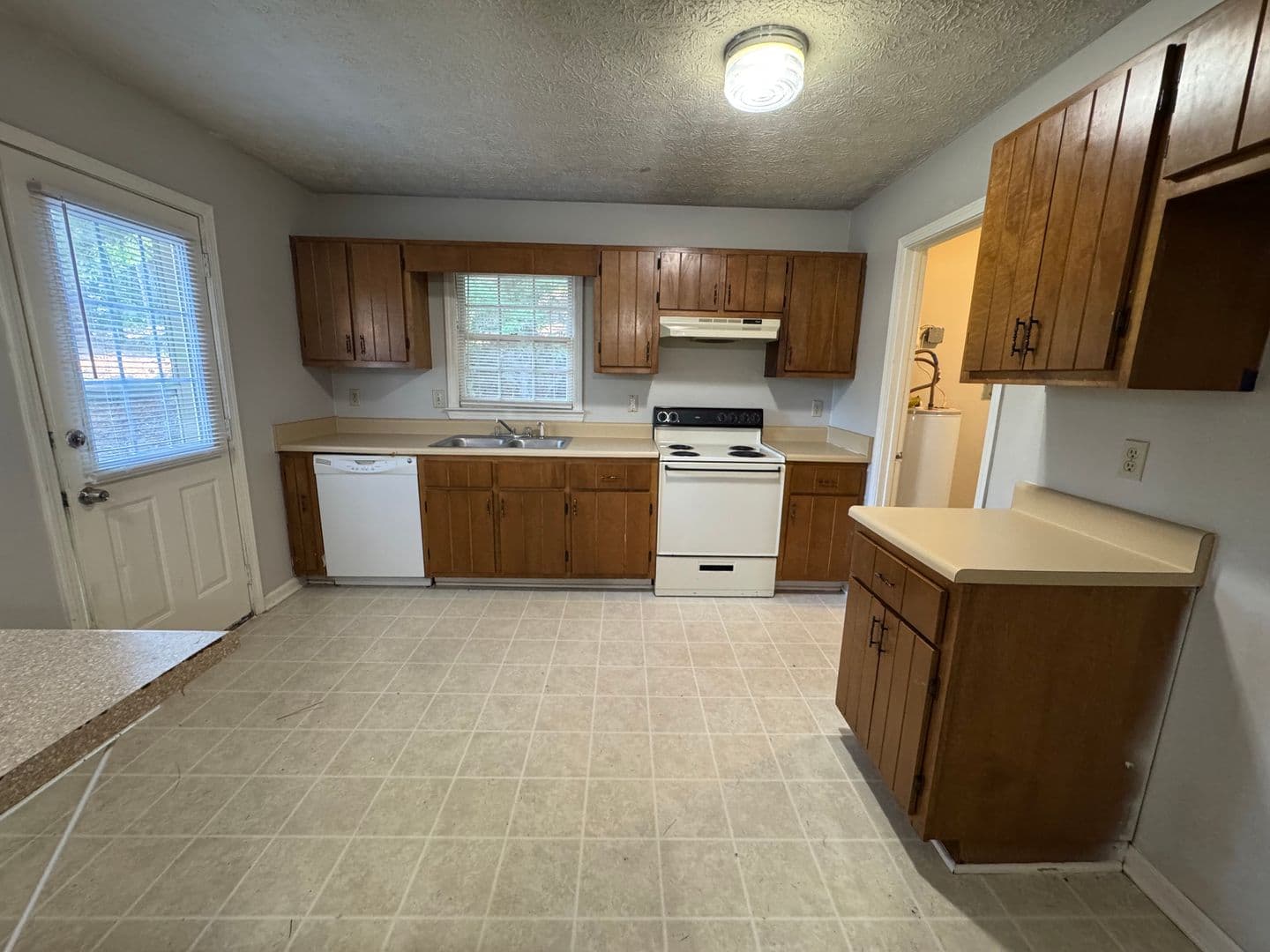 Rome Apartment: 249 Mountain View Rd