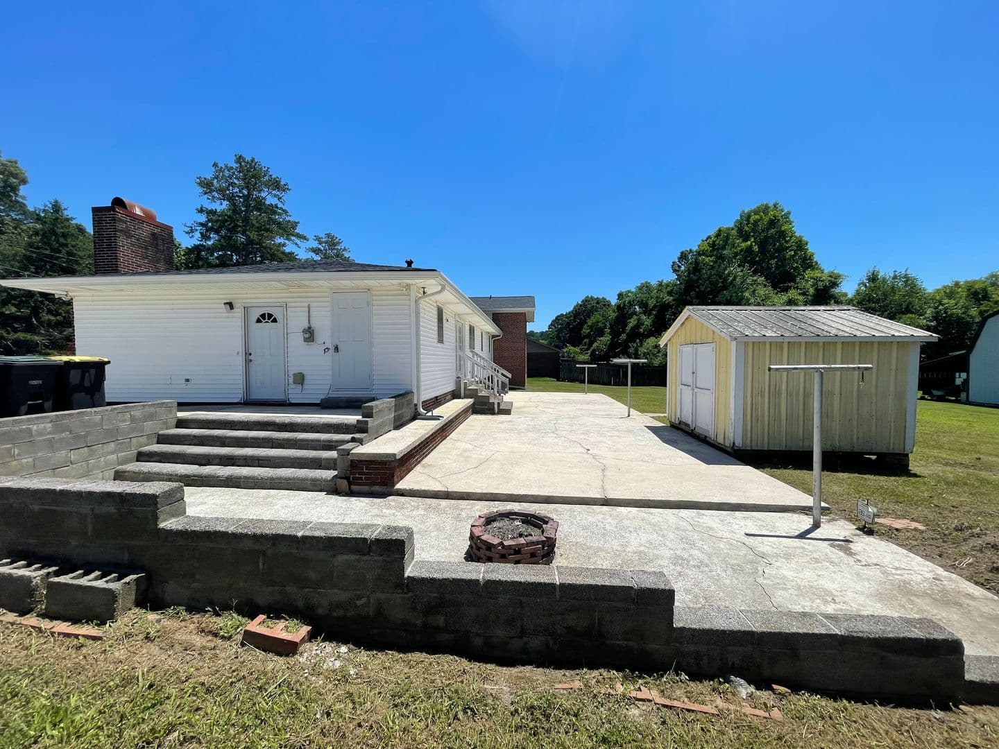Rome House: 51 Lyons Dr NW