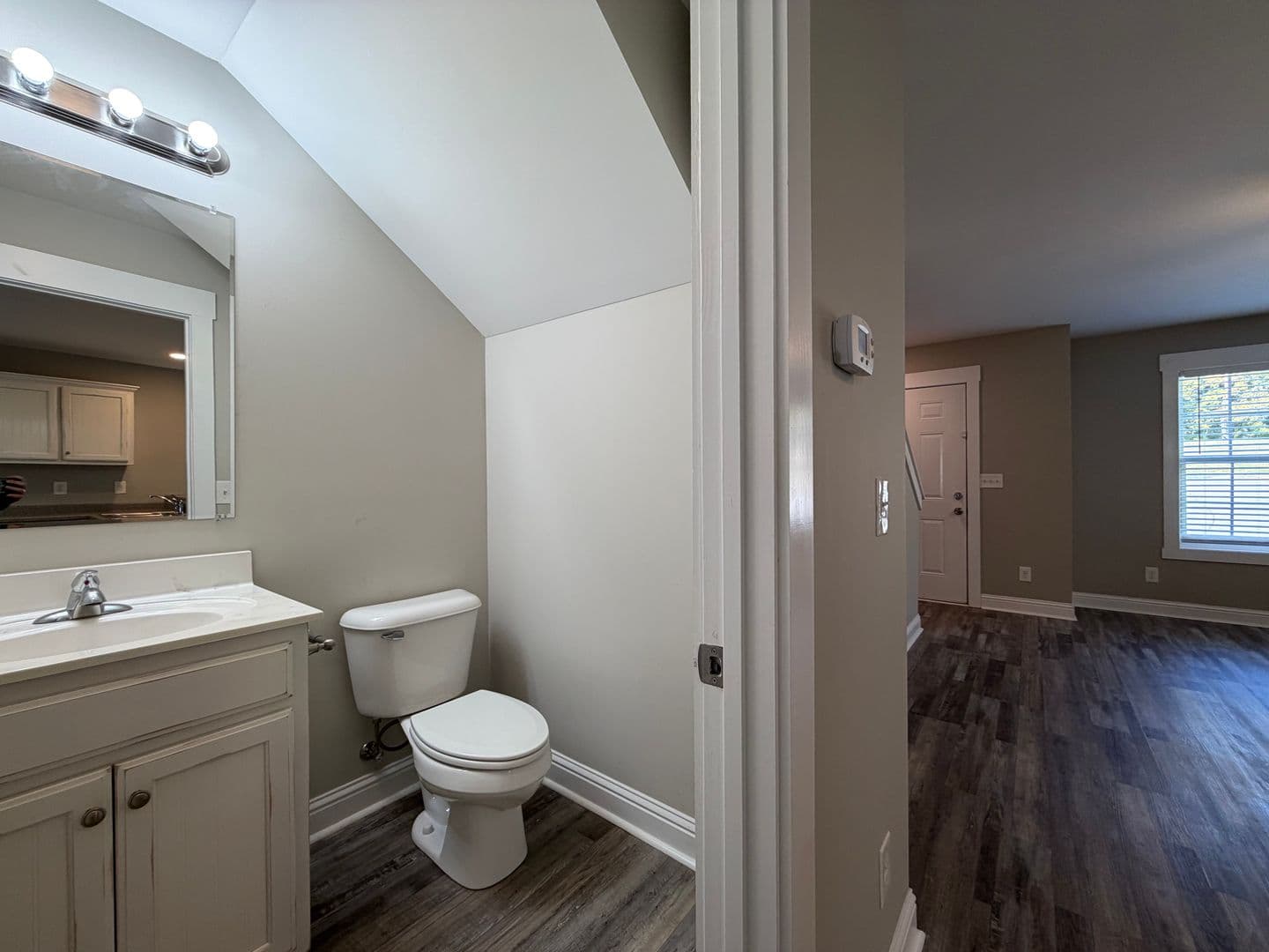 Tunnel Hill Apartment: 312 North Varnell Rd.