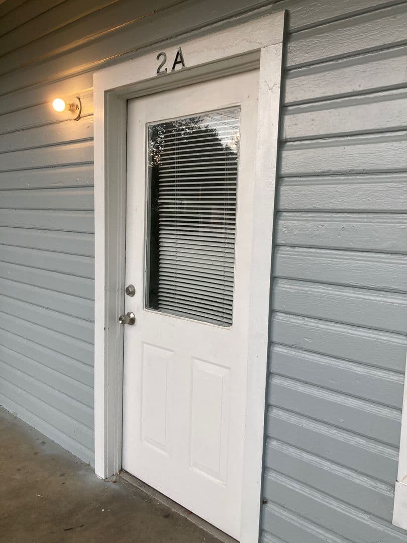 Rome Apartment: 2 N Mclin St.