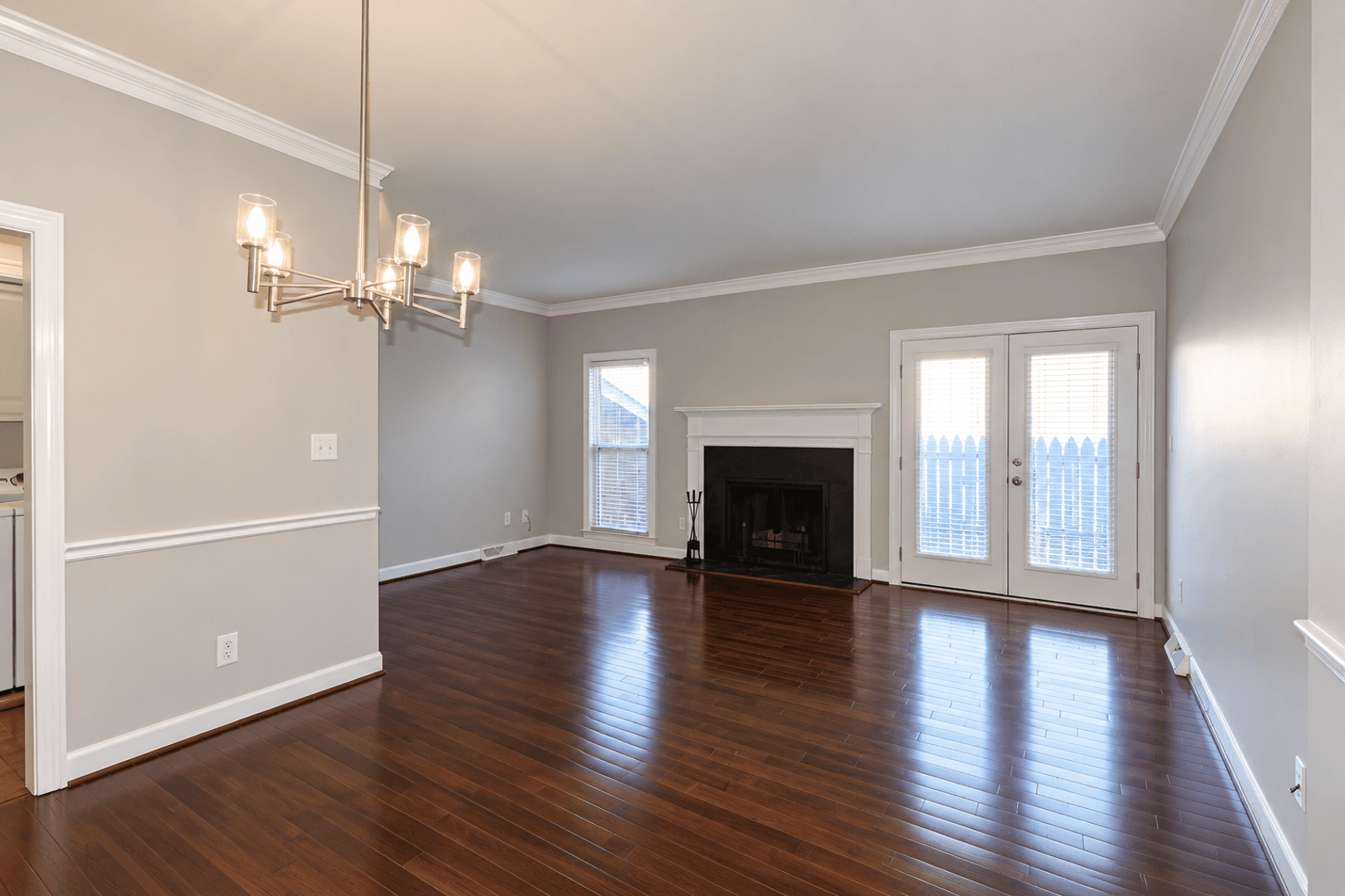 Rome Apartment: 311 E 2nd Ave