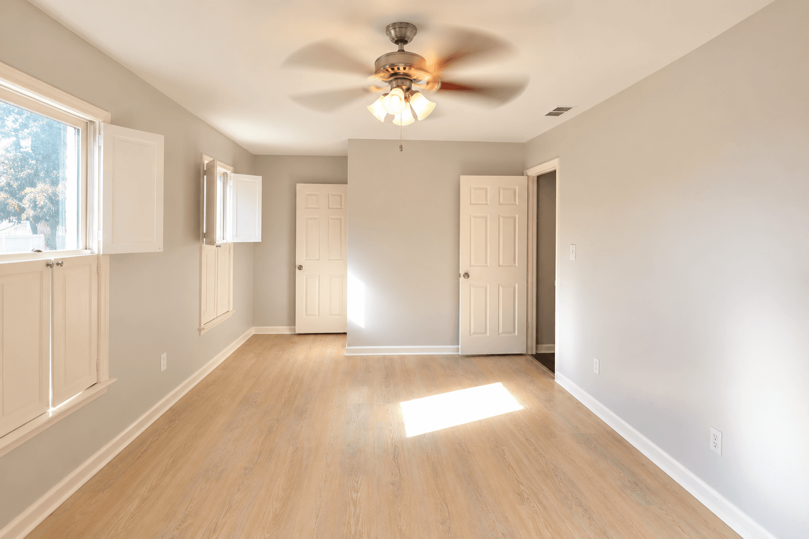 Rome Apartment: 311 E 2nd Ave