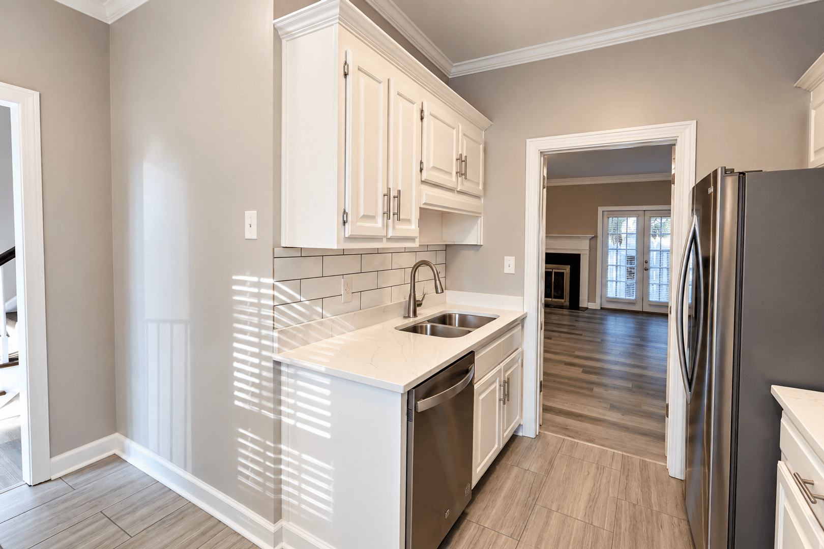 Rome Apartment: 311 E 2nd Ave