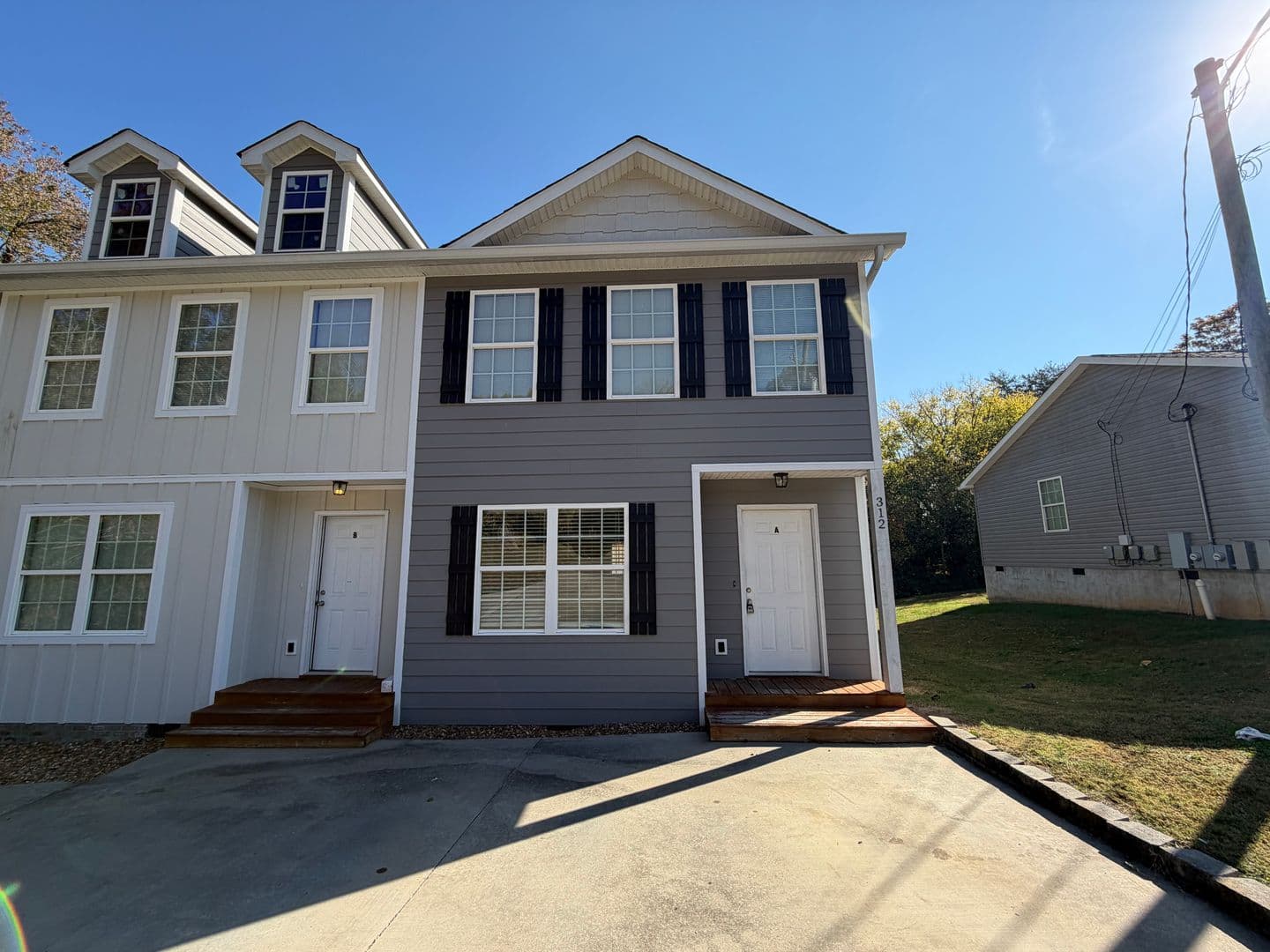 Tunnel Hill Apartment: 312 North Varnell Rd.