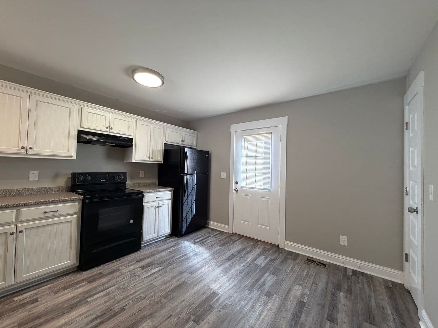 Tunnel Hill Apartment: 312 North Varnell Rd.