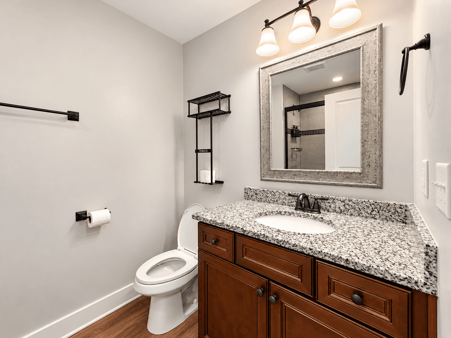Rome Apartment: 425 Broad St