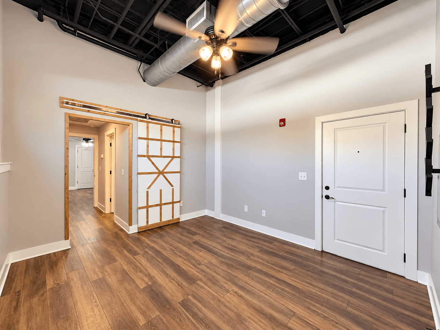 Rome Apartment: 425 Broad St