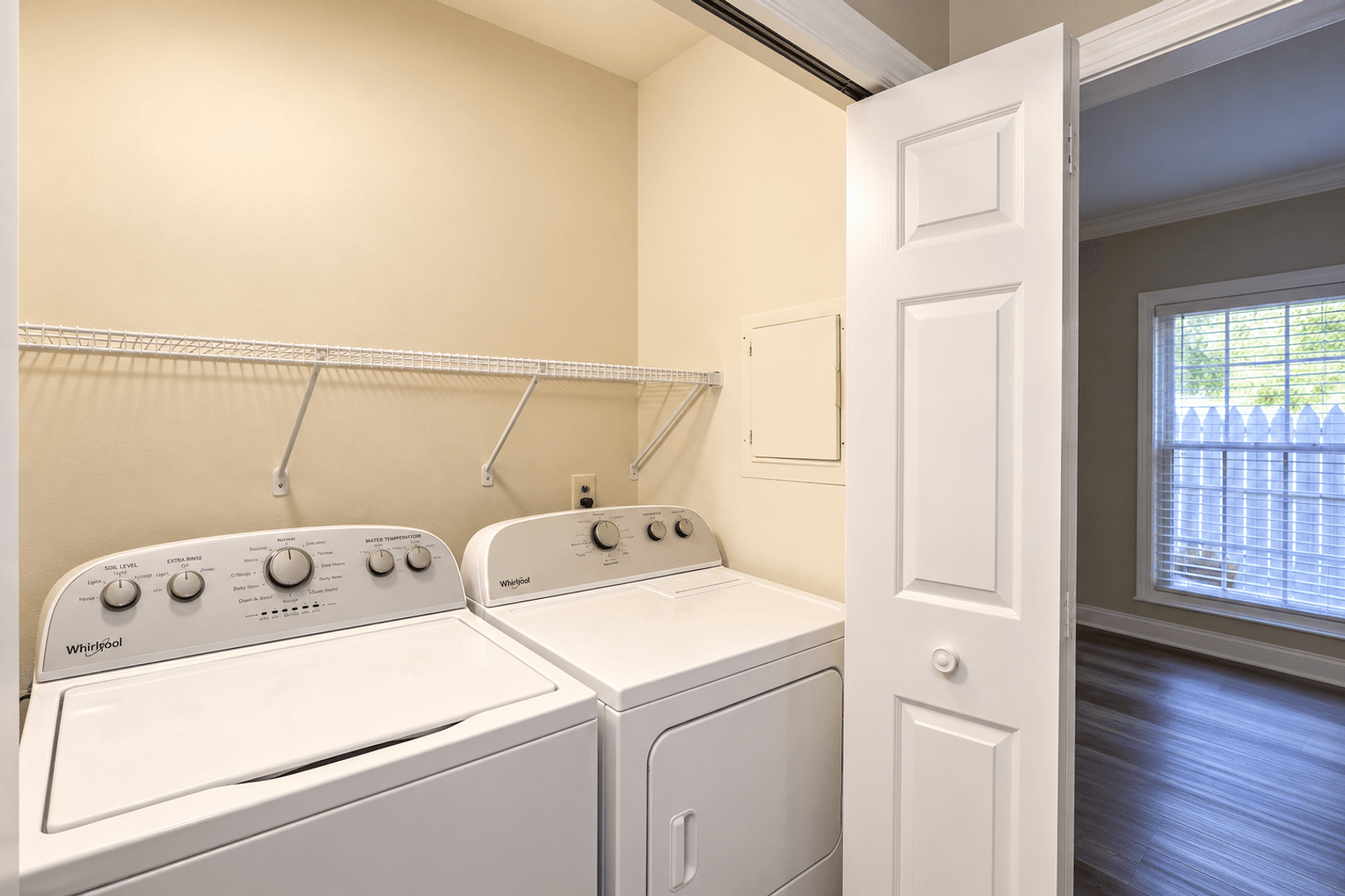 Rome Apartment: 311 E 2nd Ave