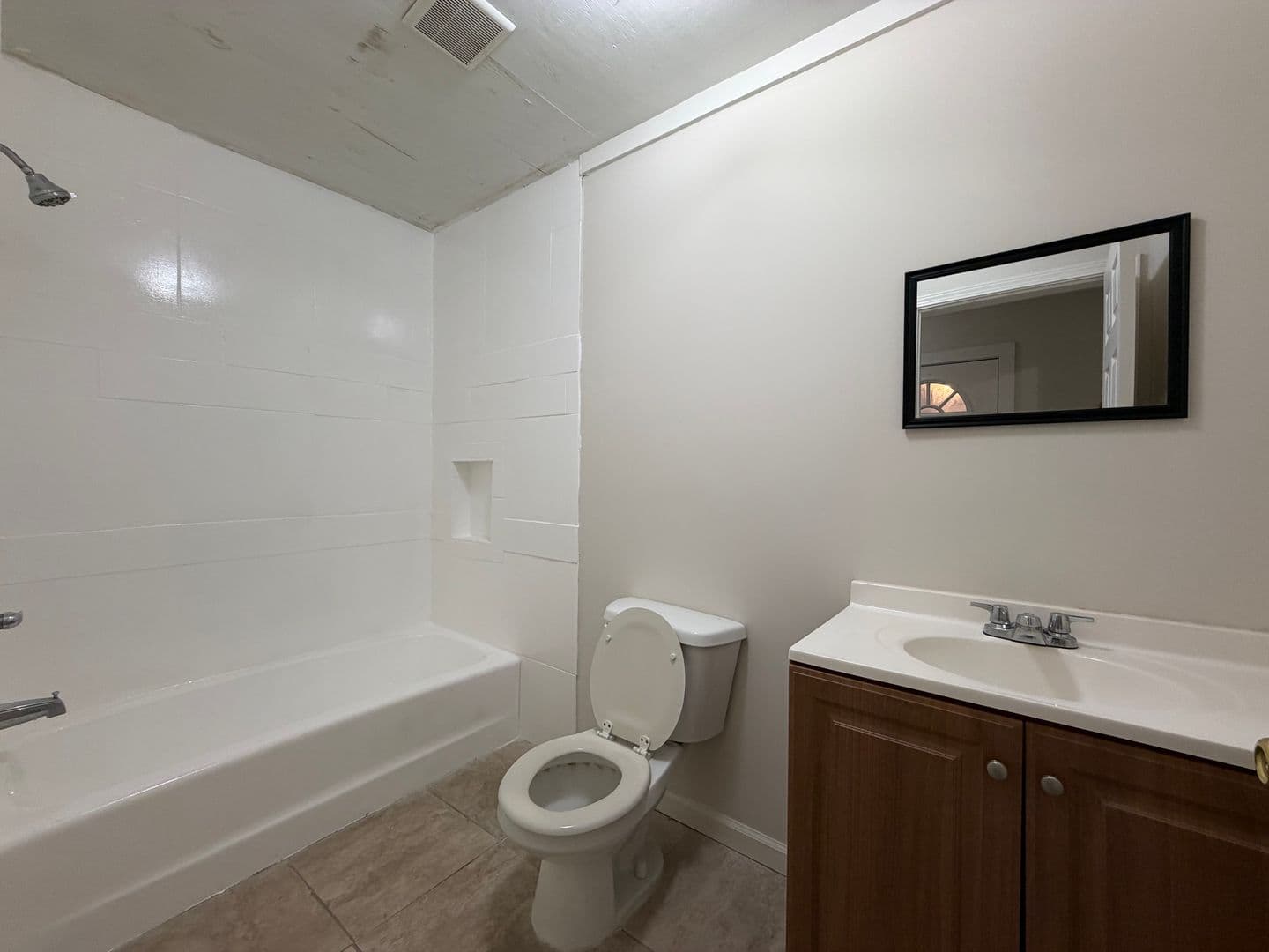Rome Apartment: 2 N Mclin St.
