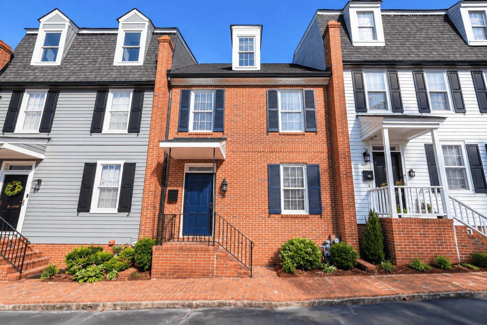Rome Apartment: 311 E 2nd Ave