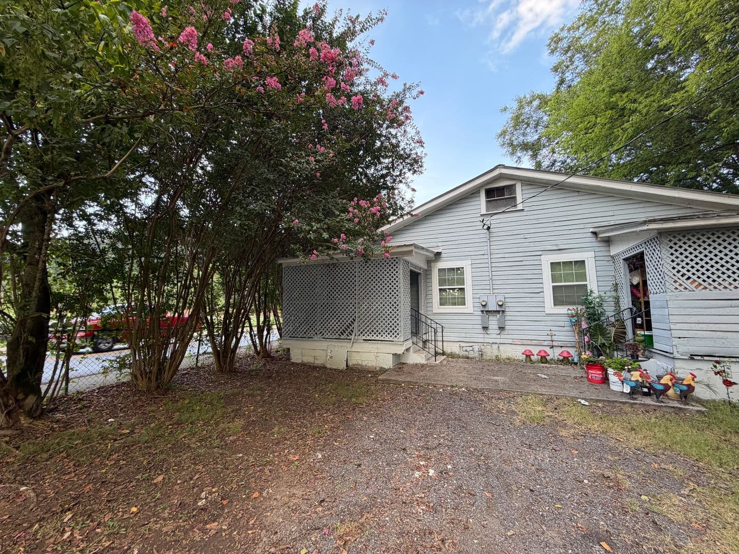 Rome Apartment: 2 N Mclin St.