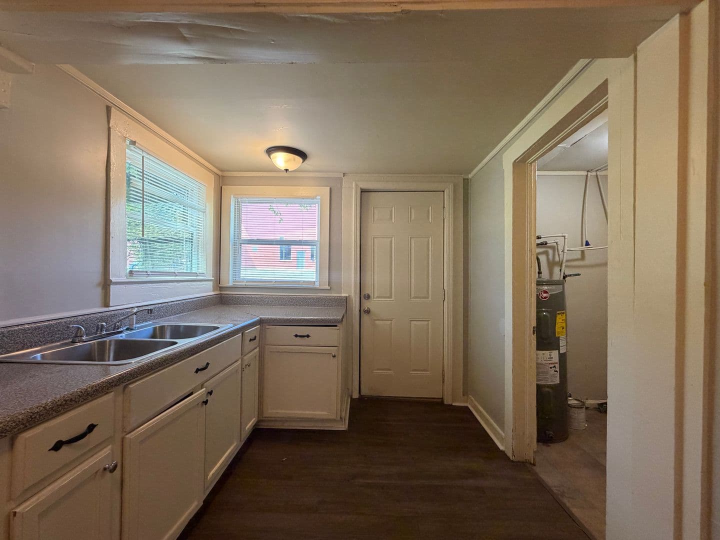 Rome House: 9 N McLin St SW