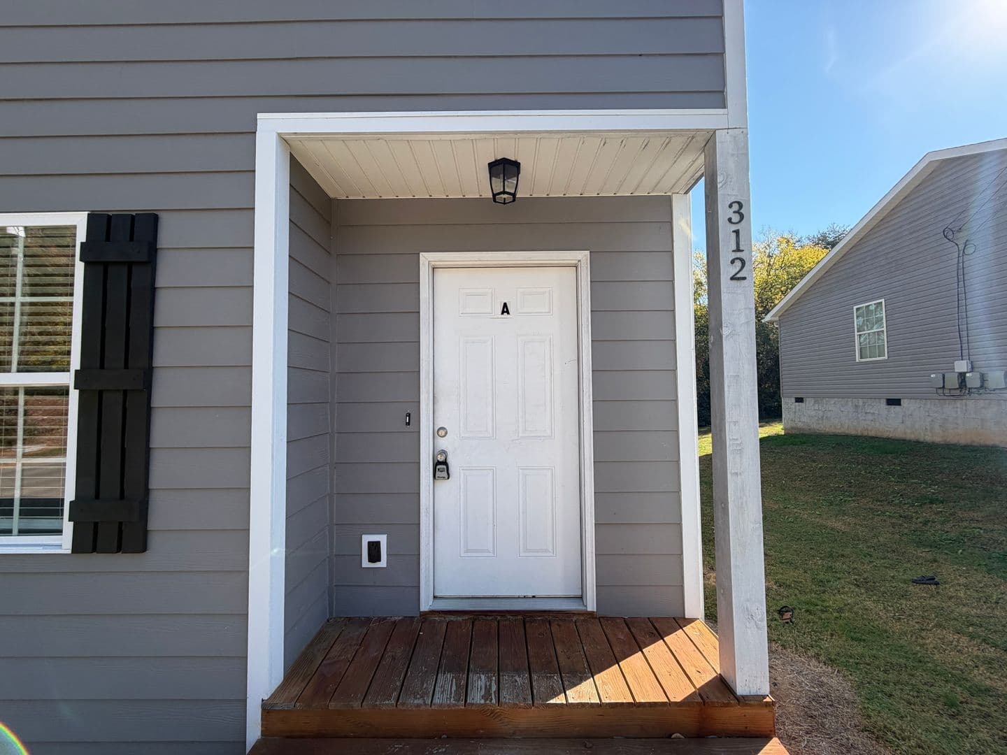 Tunnel Hill Apartment: 312 North Varnell Rd.