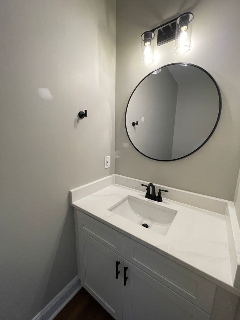 Rome Townhome: 625 E 3rd St Unit 11