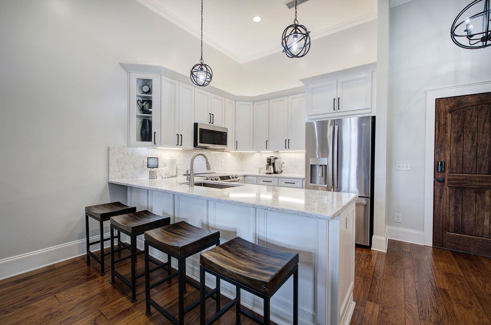 Rome House: 1 E 3rd Ave