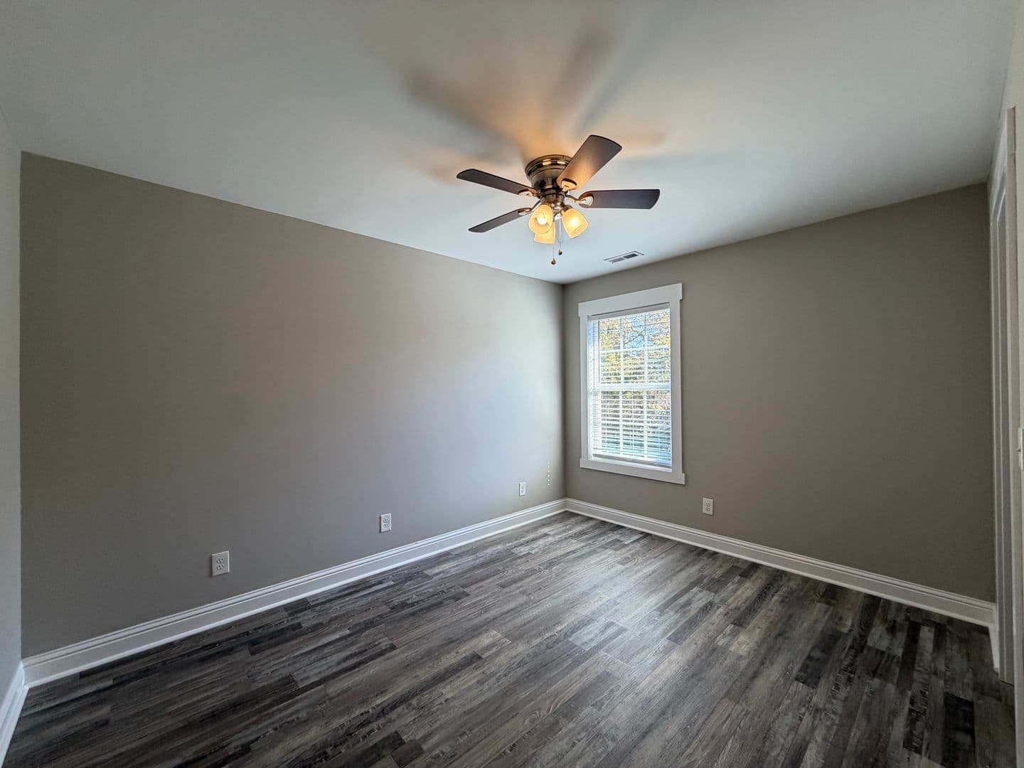 Tunnel Hill Apartment: 312 North Varnell Rd.