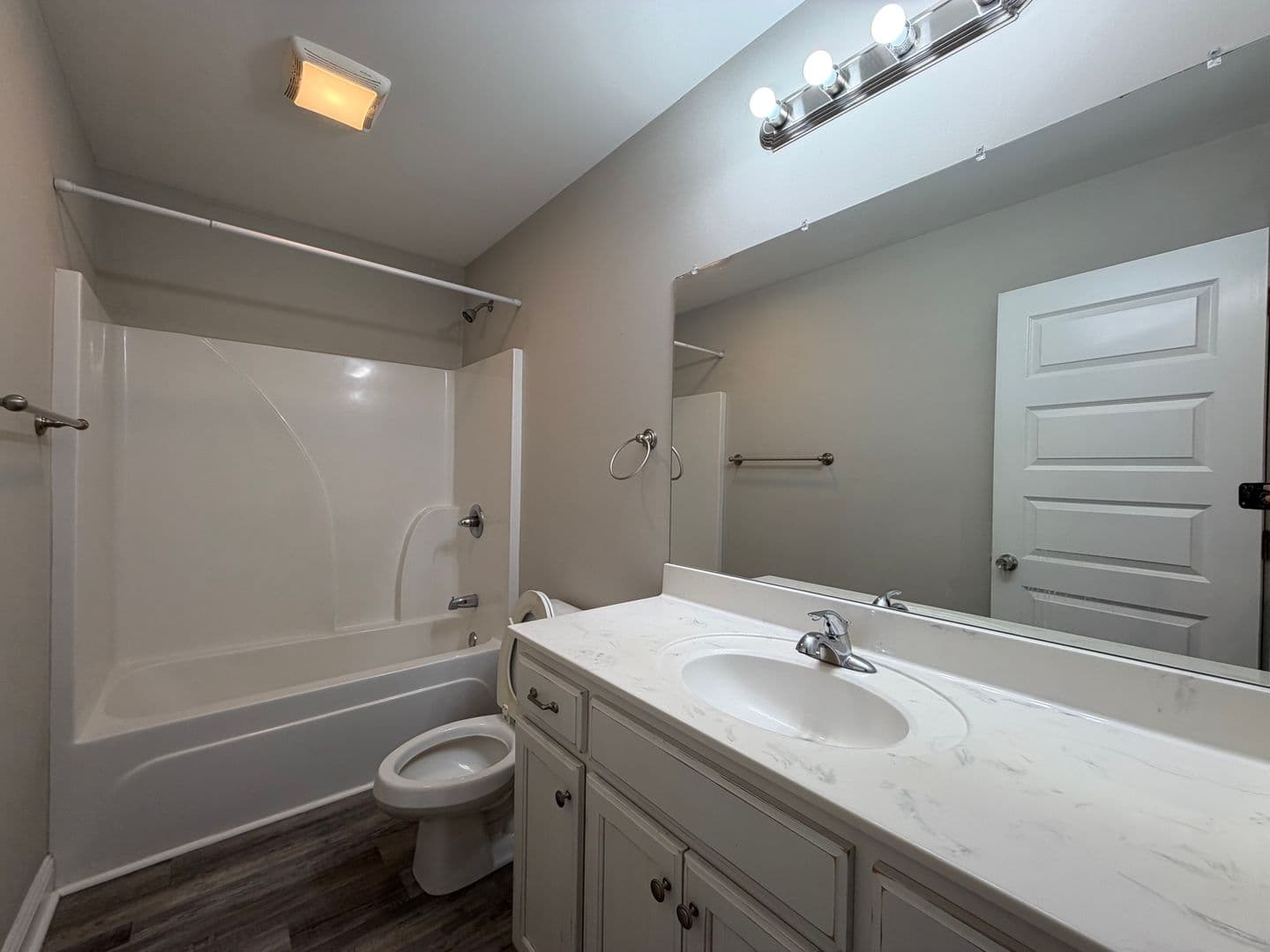 Tunnel Hill Apartment: 312 North Varnell Rd.
