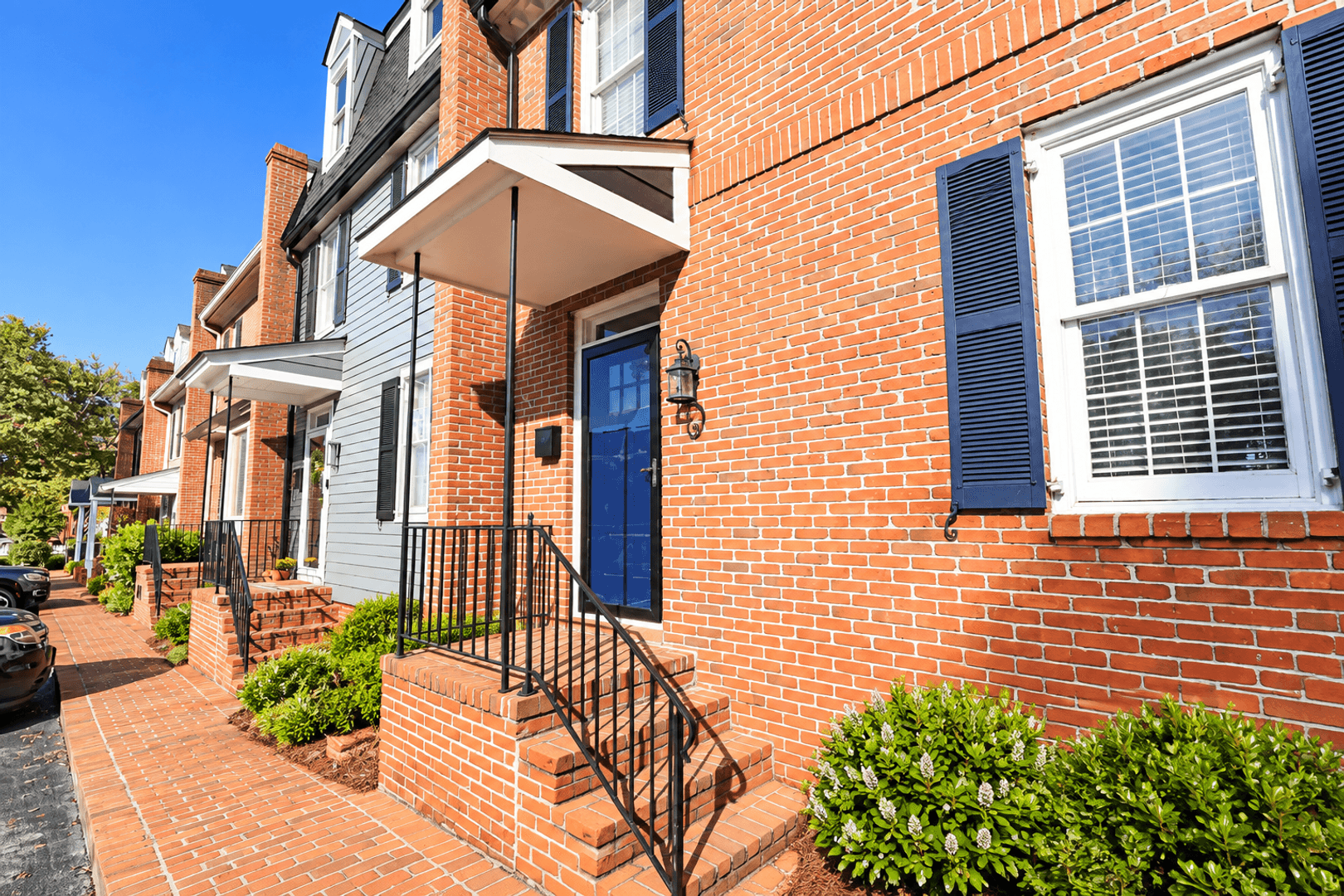 Rome Apartment: 311 E 2nd Ave