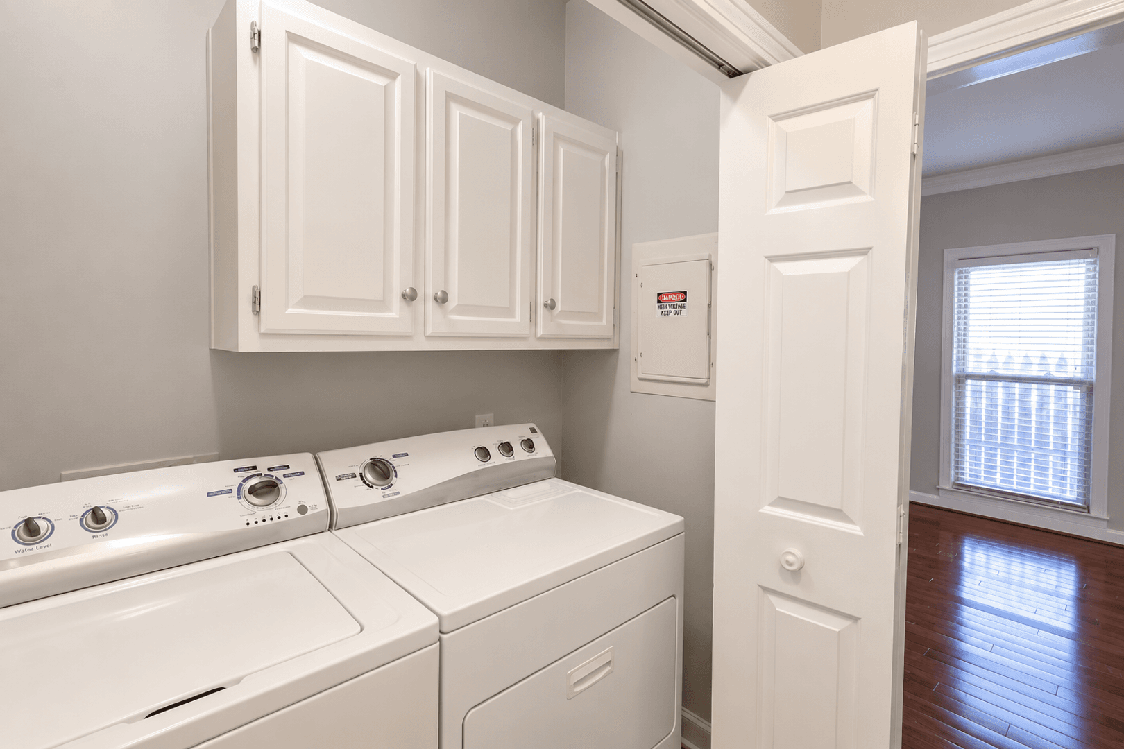 Rome Apartment: 311 E 2nd Ave