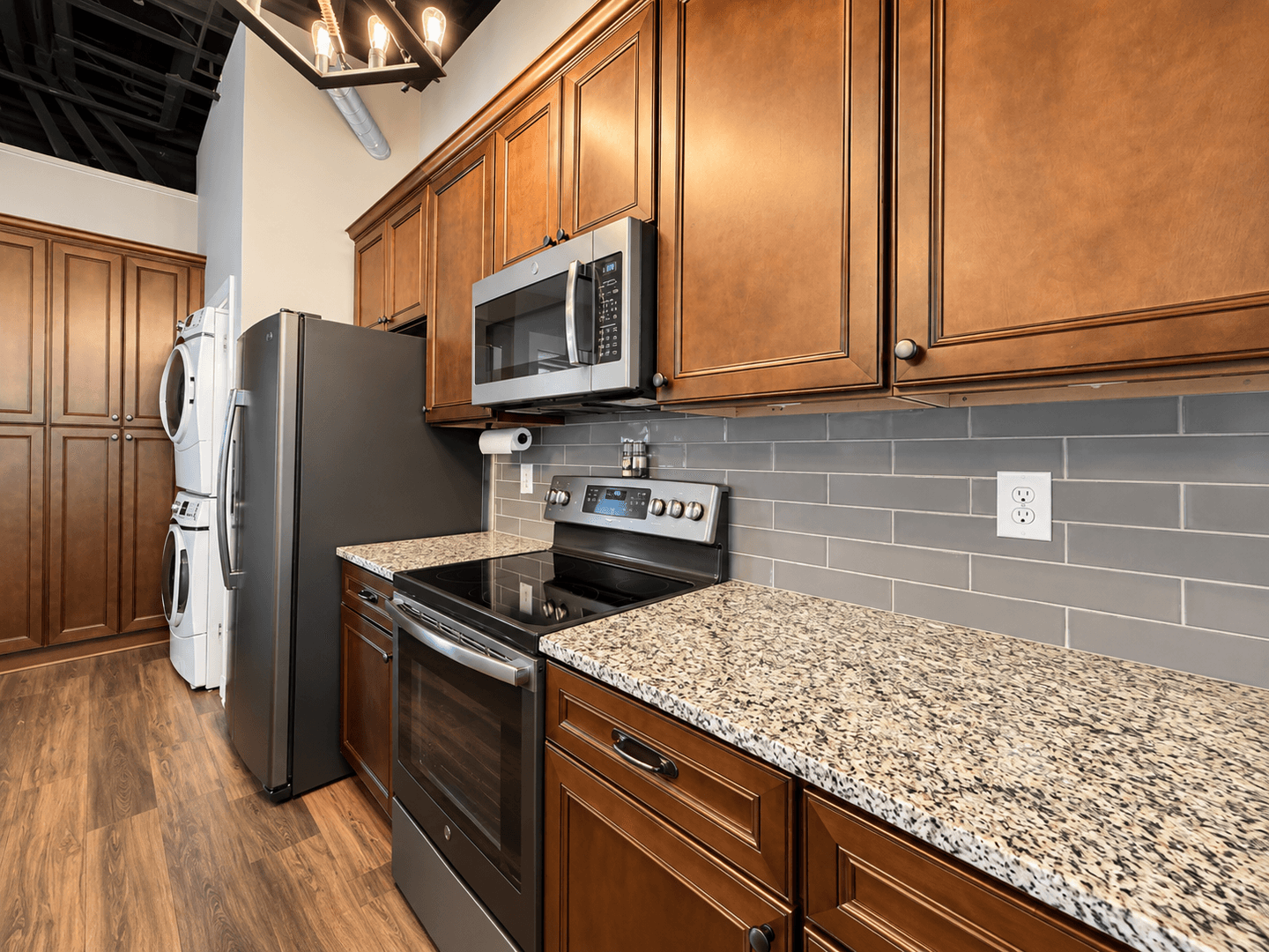 Rome Apartment: 425 Broad St