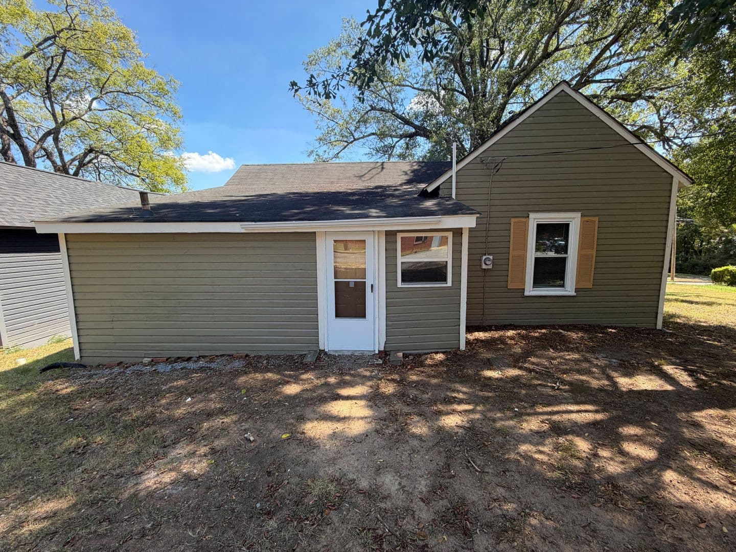 Rome House: 9 N McLin St SW