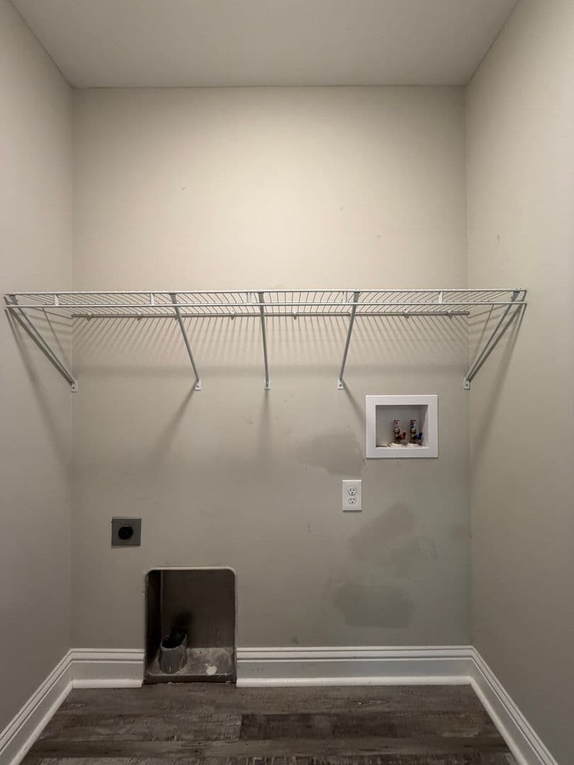 Tunnel Hill Apartment: 312 North Varnell Rd.